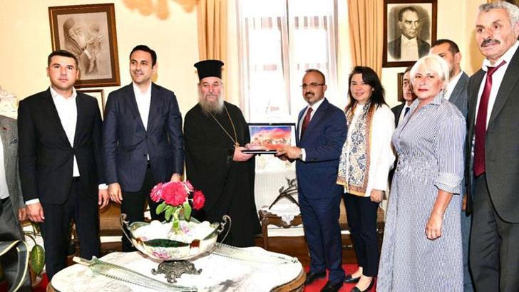 AK Parti'li Turan: Aynı saygıyı Yunan makamlarından da bekliyoruz