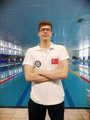 Avrupa Yüzme Şampiyonu Batuhan Filiz’e ABD’den burs