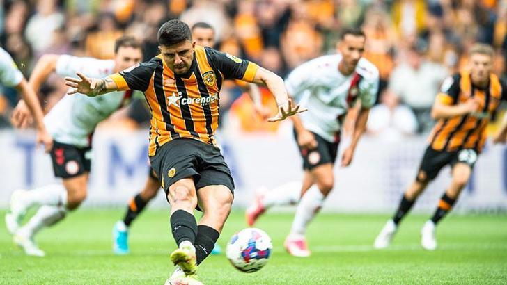 Ozan Tufan ve Seri, Hull City'e galibiyeti getirdi