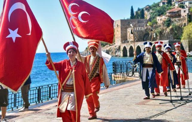 Mehter geleneğinin 'kadın' neferleri