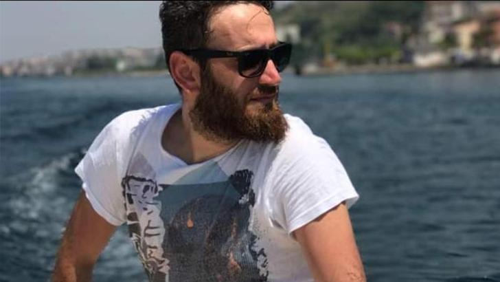 Viraja hızlı girip, motosikletten savrulan sürücü öldü