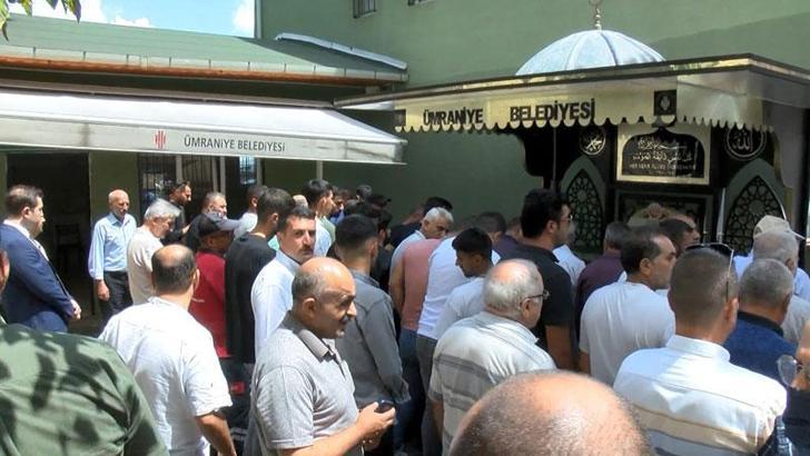 İlaç firması yöneticisinin cenazesinde 'motosikletli duyarsızlığı' tepkisi