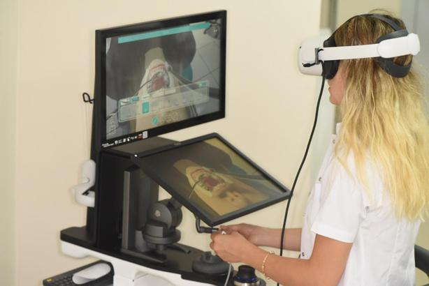 Gülhane Diş Hekimliği Fakültesi’nde simülasyon cihazıyla eğitim imkanı