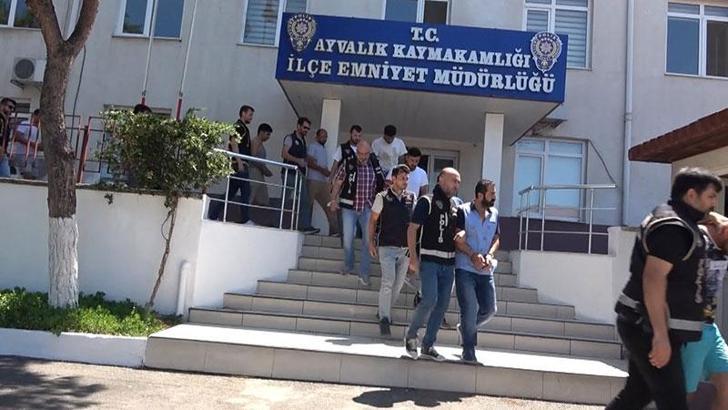 Yunanistan'a kaçmaya çalışan 3'ü terör örgütü üyesi 6 şüpheli ile 5 organizatör, Balıkesir'de yakalandı