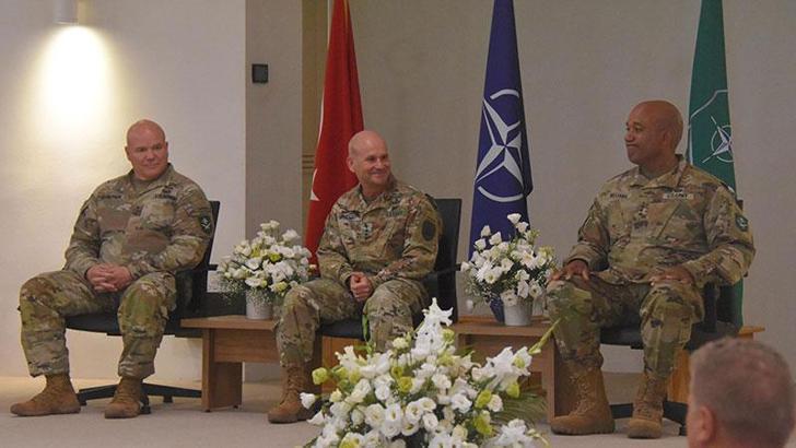 NATO Müttefik Kara Komutanlığı'nda devir-teslim töreni yapıldı