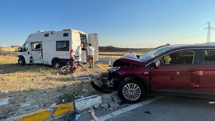 Cip ile karavan kavşakta çarpıştı: 1'i bebek 7 yaralı