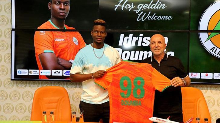 Alanyaspor, Sporting'den İdrissa Doumbiya'yı kiraladı