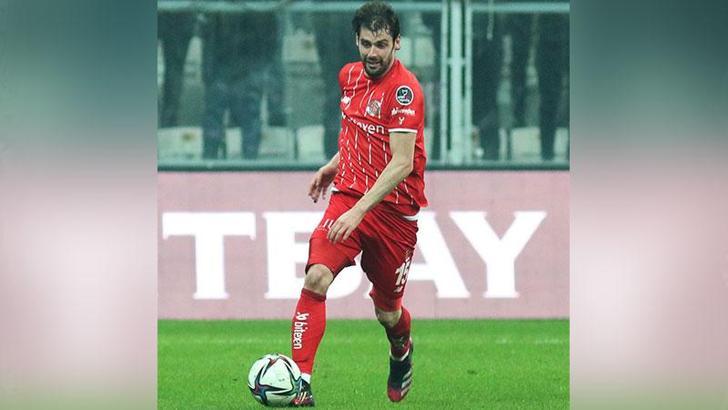 Antalyaspor İtalyan orta saha Poli ile yollarını ayırdı