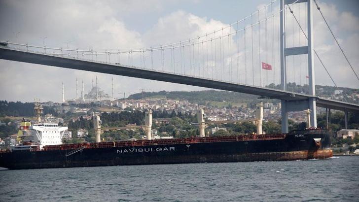 Sarıyer açıklarında bekleyen tahıl yüklü 3 gemide denetimler tamamlandı