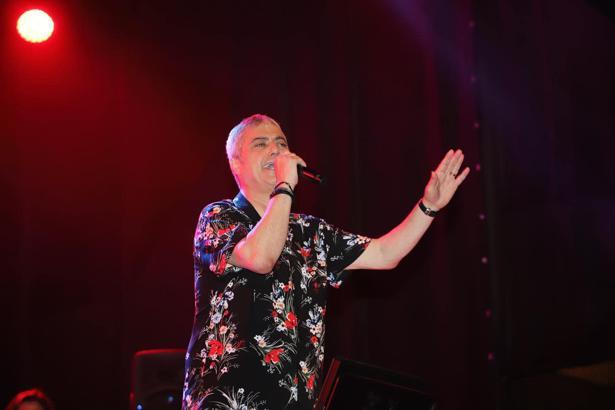 Şile Bezi Festivali'nin final gecesinde Cengiz Kurtoğlu sahne aldı