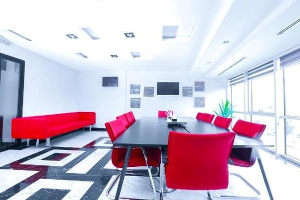 3 şirketten 2’si ofislerini hibrit çalışmaya göre düzenlemek istiyor