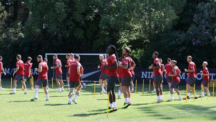 Galatasaray'da Torreira ve Mertens ilk idmanlarına çıktılar