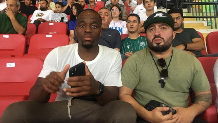 Konyaspor'un prensipte anlaştığı Uche Ikpeazu, Vaduz maçını izledi
