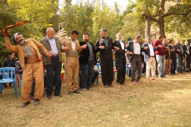 Justin Bieber'ın paylaştığı Şemdinlili halay başı 'Sofi Ömer' DHA'ya konuştu (2)- Yeniden