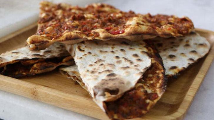 İstanbul'da lahmacun fiyatı tartışması; Bağcılar'da 15, Sultanahmet'te 40 lira