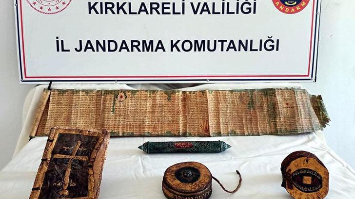 Kırklareli'de el yazması İncil ve Tevrat ele geçirildi