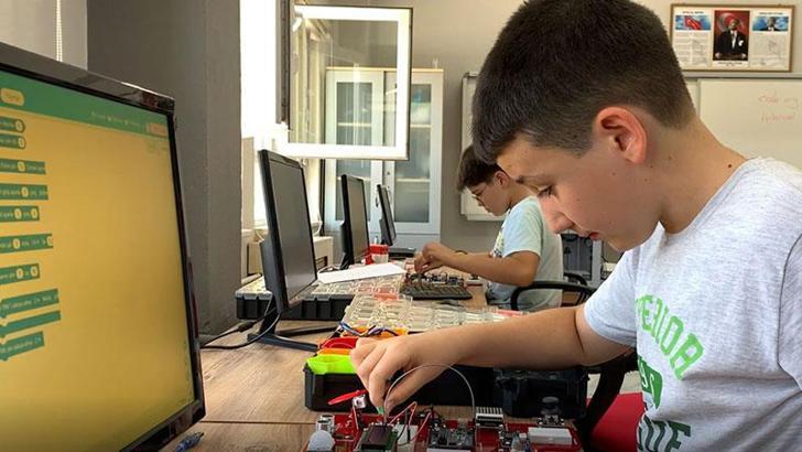 1 milyon öğrenci yaz okullarında