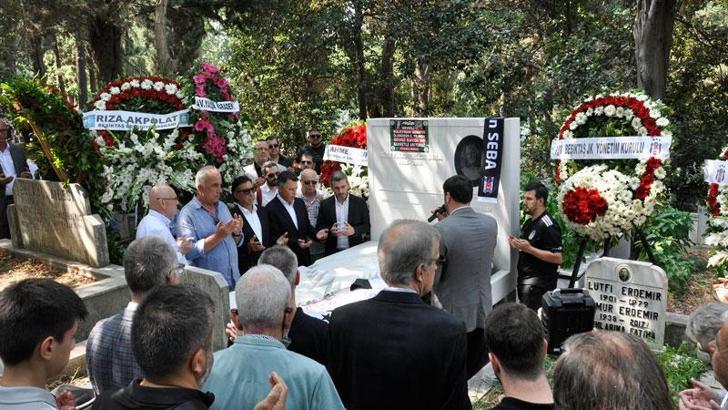 Süleyman Seba kabri başında anıldı