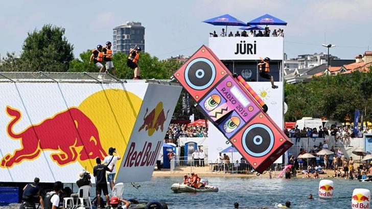 Red Bull Uçuş Günü yoğun katılımla İstanbul'da yapıldı