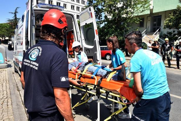 Beşiktaş'ta olası İstanbul depremine karşı tatbikat yapıldı