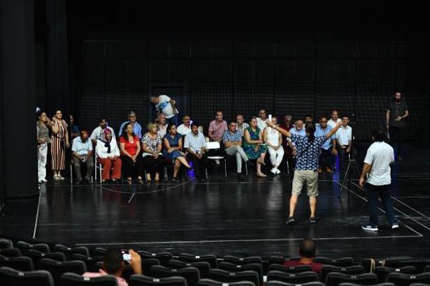 Muhtarlar İzmir'in 100'üncü kurtuluş yıl dönümü için tiyatro oyunu sahneleyecek