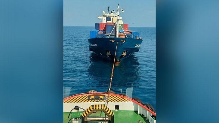 İstanbul Boğaz'ında gemi arızası, ekipler tarafından kurtarıldı