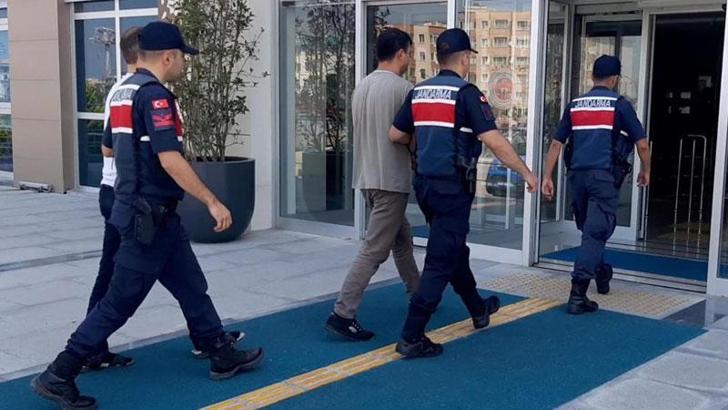 Sürat teknesiyle Midilli'ye kaçma hazırlığındaki 2 FETÖ şüphelisi yakalandı