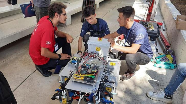 TÜBİTAK'ta yeni nesil ulaşım teknolojisi 'Hyperloop' araçları yarıştırılıyor