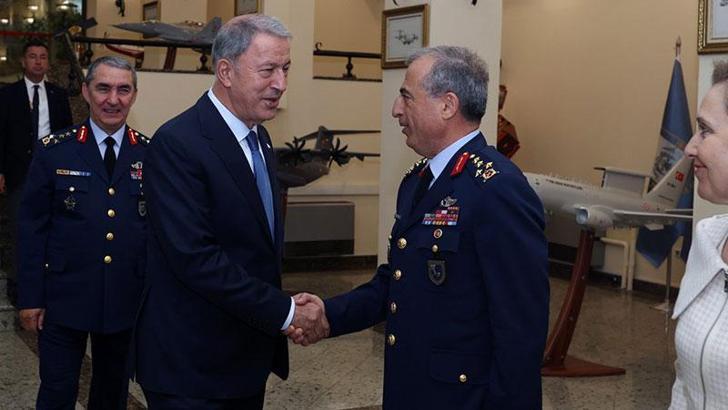 Hava Kuvvetleri Komutanlığı'nda devir teslim töreni