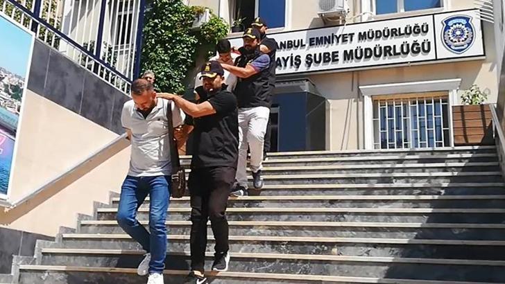 Telefon dolandırıcılarına önce altınlarını sonra parasını kaptırdı