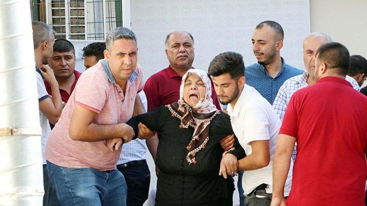 Gaziantep'te meydana gelen kazada hayatını kaybedenlerin yakınları gözyaşına boğuldu