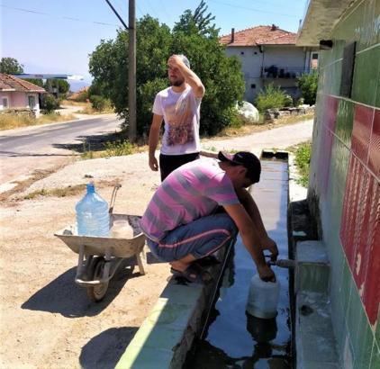 Balıkesir'de aylardır su sorunu yaşayan mahalleli çözüm bekliyor