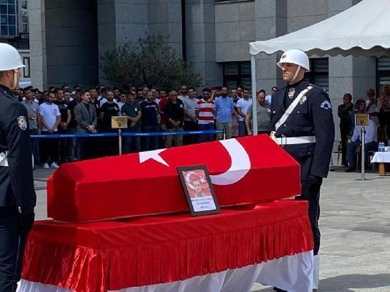 Şehit bekçi için İstanbul Emniyet Müdürlüğü'nde tören
