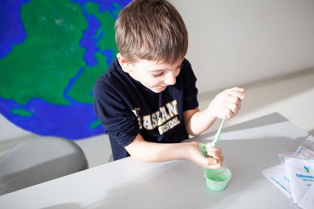 “İki dilli yetişen çocukların çok yönlü düşünme ve analiz etme yeteneği gelişiyor”