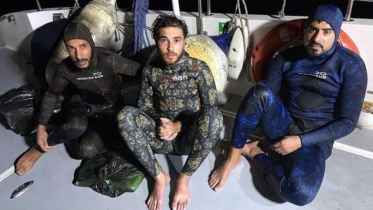 Dalgıç kıyafetli kaçak göçmenler, Yunan adalarına yüzerek geçmek istemiş