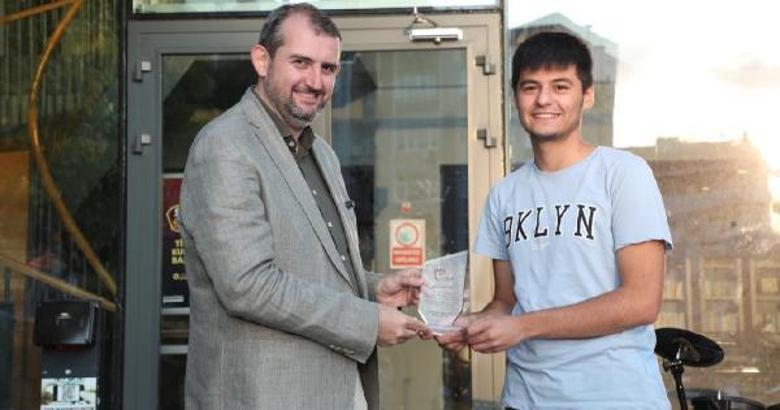 Güngören Belediyesi’nden üniversiteyi kazanan gençlere 3 bin TL burs