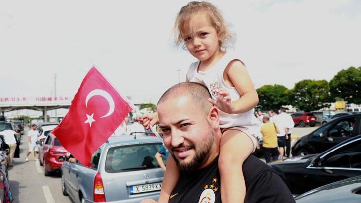 Kapıkule'de gurbetçilerin 'hüzünlü' dönüşü