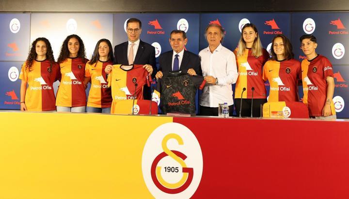 Galatasaray Kadın Futbol Takımı ile Petrol Ofisi sponsorluk anlaşması imzaladı