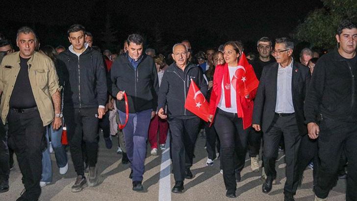 Kılıçdaroğlu ve Uysal, Büyük Taarruz’un 100’üncü yılında Kocatepe’ye yürüdü