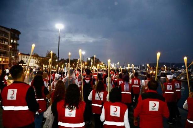 Türk Kızılay’ından Hilal-i Ahmer’e Vefa Yürüyüşü