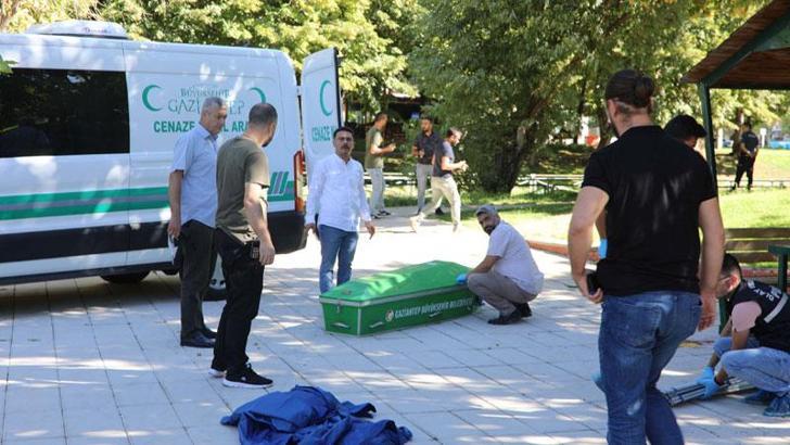 Uzman Çavuş, parkta başından vurulmuş halde ölü bulundu