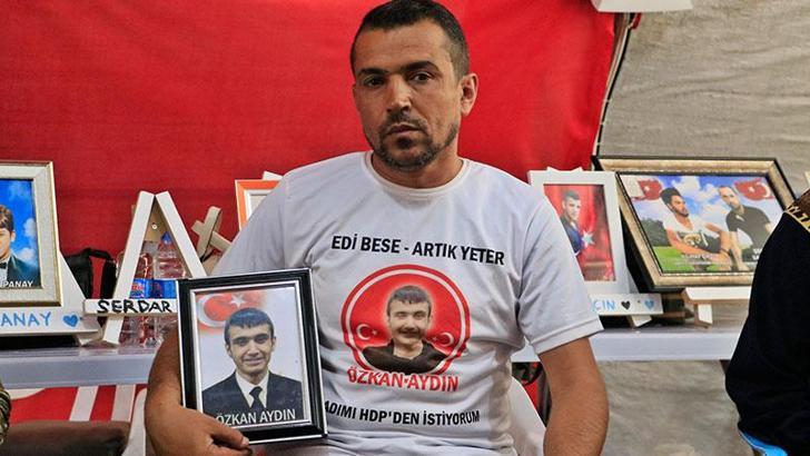 Evlat nöbetindeki baba: Çocuklarımızı almadan buradan kalkmayacağız