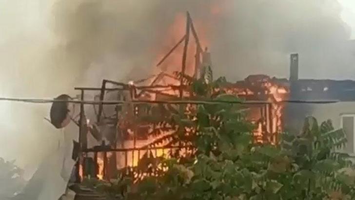 Ankara'da gecekondu yangında küle döndü