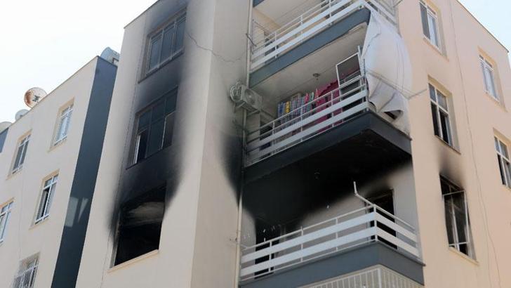 Terk edilince evi ateşe verdi