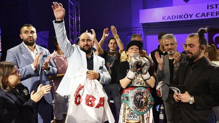 Şampiyon Boksörler D Smart'ta