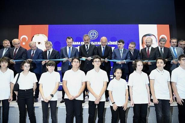 Ankara Erman Ilıcak Fen Lisesi ilk öğrencilerine kapılarını açtı