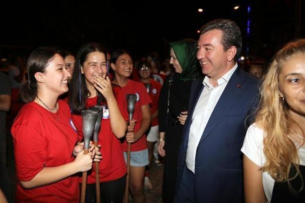 Bergama'da Zafer Yürüyüşü ve Ece Mumay konseriyle 30 Ağustos coşkusu