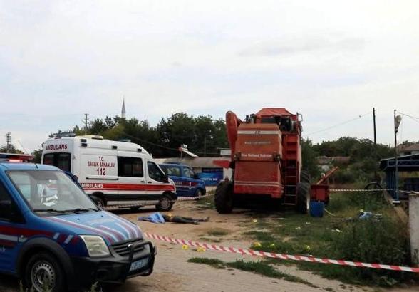 'Hasat' tartışmasında baba ile oğlunu öldürdü