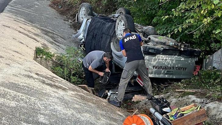 AFAD aracı takla attı: 2 yaralı