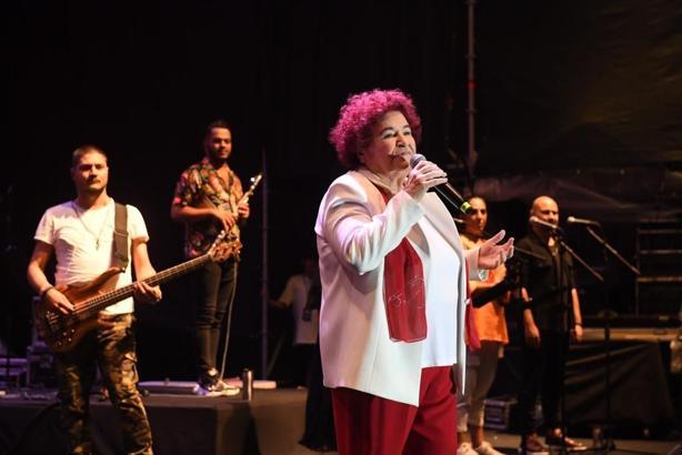 Selda Bağcan ‘Beşiktaş Festivali’nde konser verdi